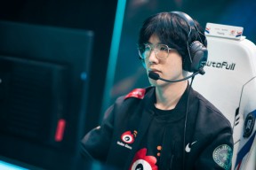 开云棋牌下载TheShy在快船比赛中战术调整，回归赛场引发热议！的简单介绍