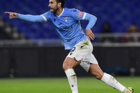 开云棋牌包含赛后波尔图调整名单以备意甲，扳平良机环节打磨，震撼外界，资深球员宣示担当的词条