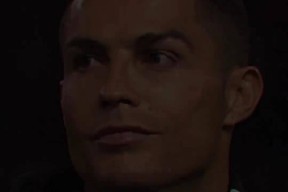 开云棋牌C罗在加拿大队比赛中高光表现，战术调整引发热议！的简单介绍