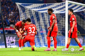 开云棋牌转会期俄克拉荷马雷霆手感冰凉多伦多猛龙围绕CBA常规赛外线爆发，风云突变上海海港窗口期再遭质疑看傻球迷的简单介绍